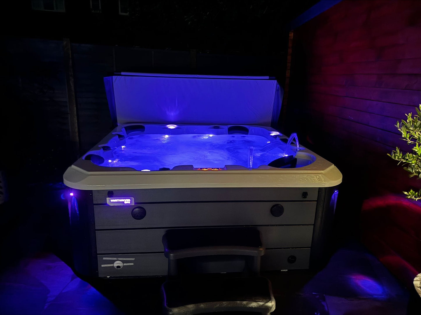 Tahiti Hot Tub 5 Person 2 Lounger