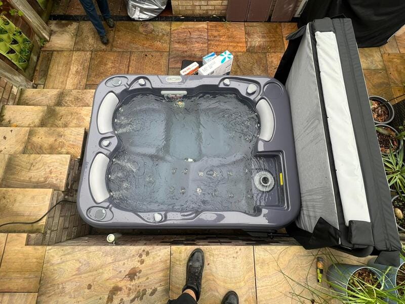 Luxury Bliss 3 Person 1 Lounger Hot Tub