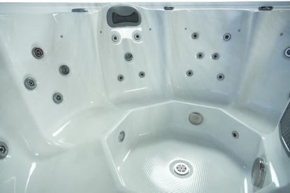 The Rio 7 Person All Seater Hot Tub