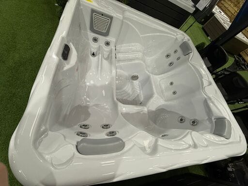 Lunar Luxury 5 Person 3 Seater 2 Lounger Hot Tub