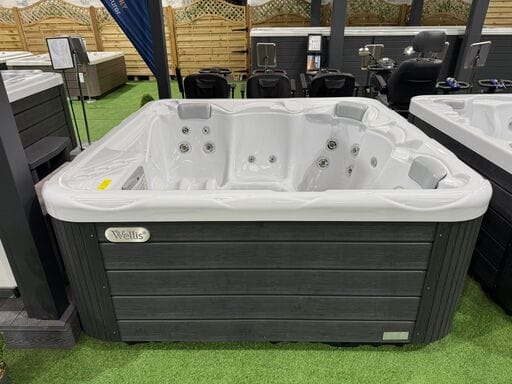 Lunar Luxury 5 Person 3 Seater 2 Lounger Hot Tub