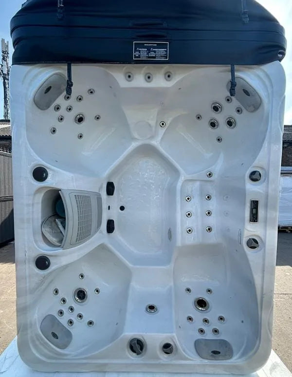 WaveRelax 5 Person 4 Seater 1 Lounger Hot Tub