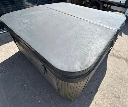 Oasis Hot Tub 5 Person 3 Seater 2 Lounger