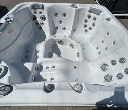 Oasis Hot Tub 5 Person 3 Seater 2 Lounger