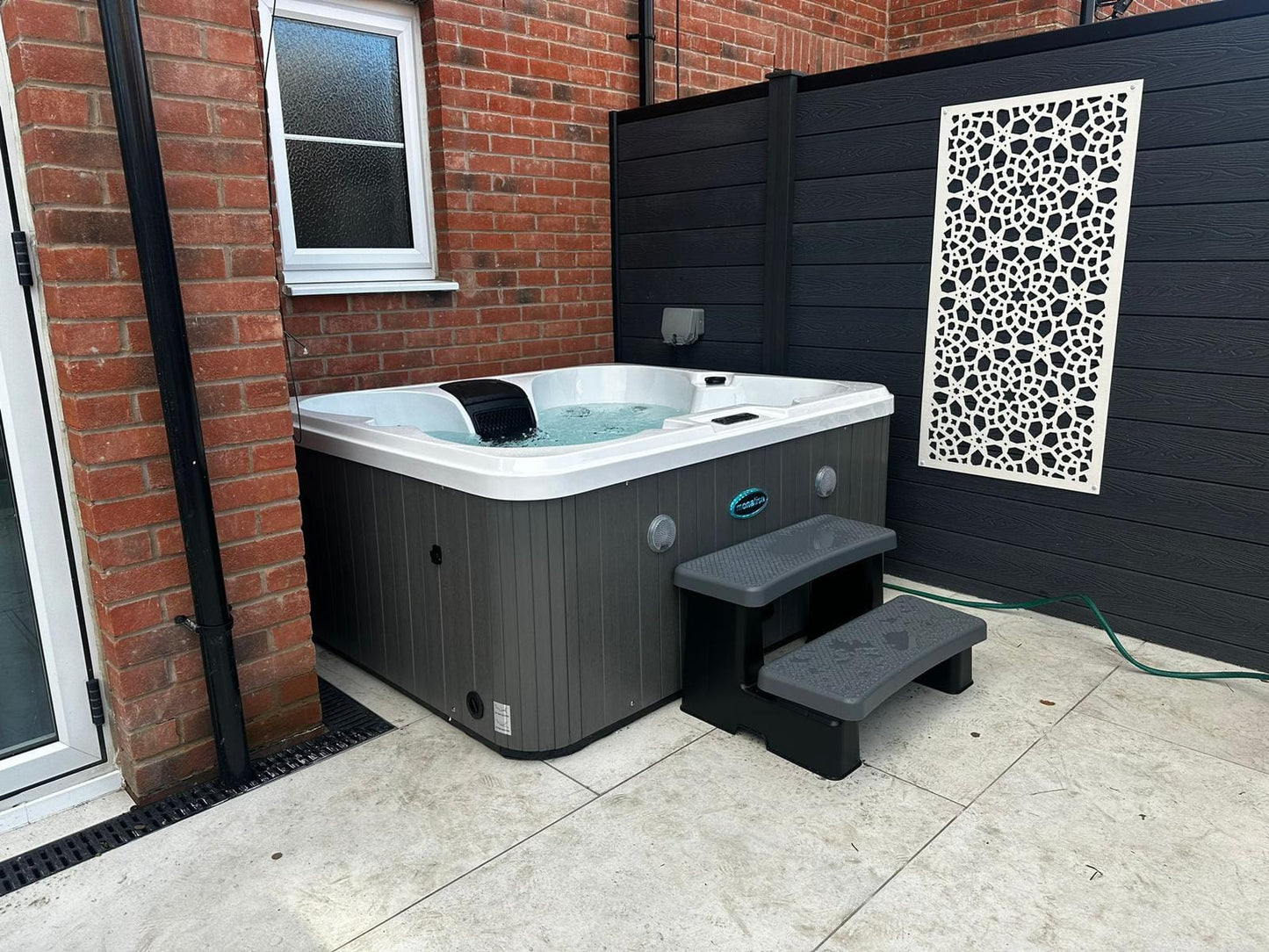 Canadian Haven 4 Person All Seater Hot Tub