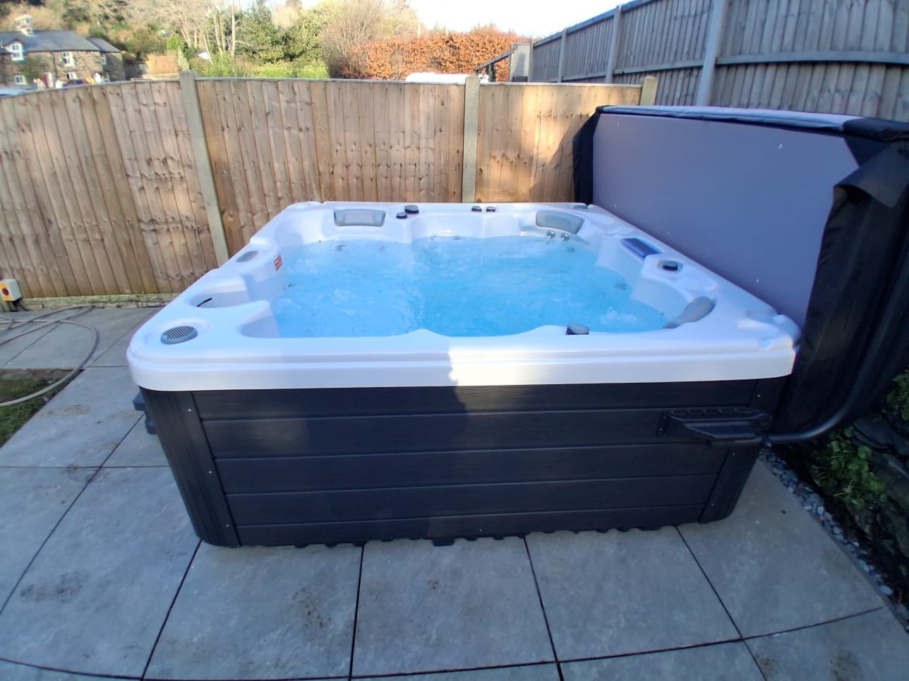 Seabreeze Retreat 6 Person 1 Lounger Hot Tub