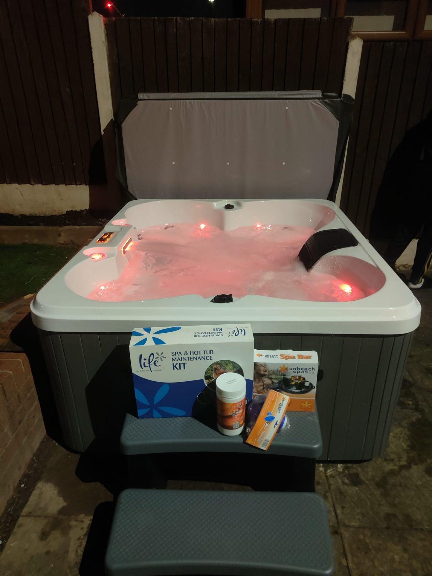 Canadian Haven 4 Person All Seater Hot Tub