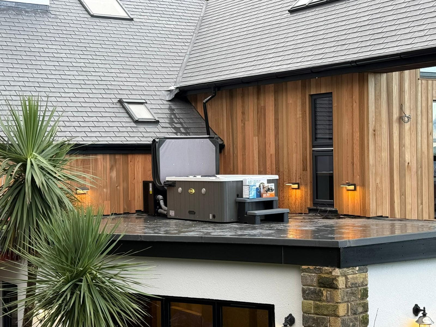 Sea Emperor 3 Person 2 Lounger Hot Tub