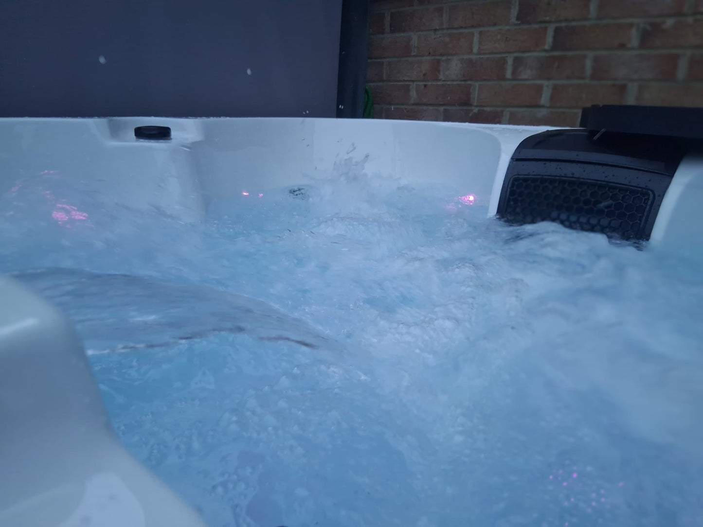 Canadian Haven 4 Person All Seater Hot Tub