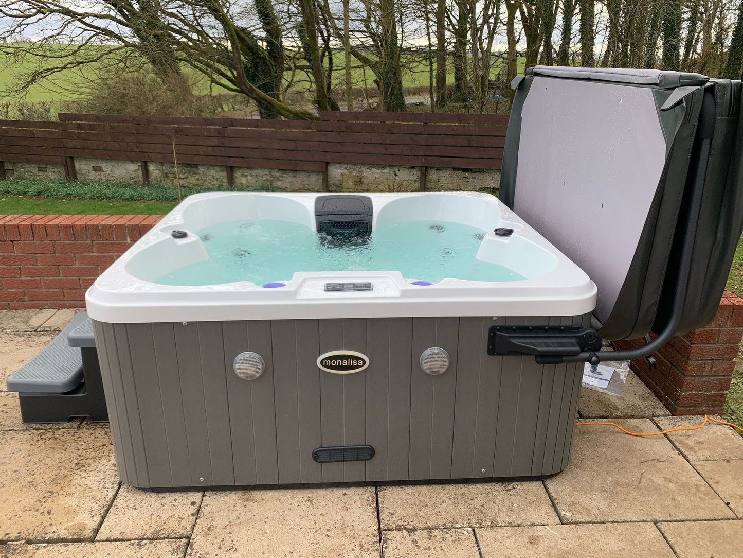 Canadian Haven 4 Person All Seater Hot Tub