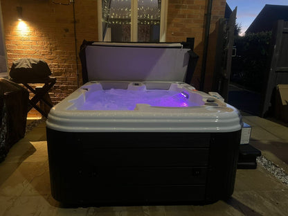 Luxury Bliss 3 Person 1 Lounger Hot Tub