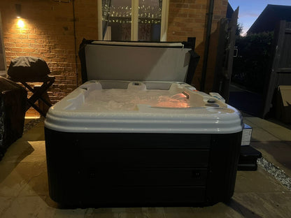 Luxury Bliss 3 Person 1 Lounger Hot Tub