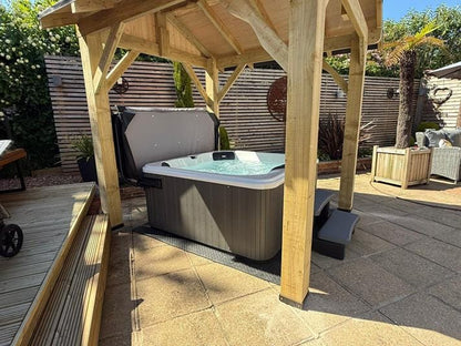 Ocean Monarch 4 Person All Seater Hot Tub