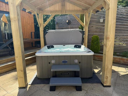 Ocean Monarch 4 Person All Seater Hot Tub