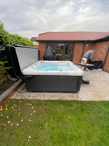 Seabreeze Retreat 6 Person 1 Lounger Hot Tub