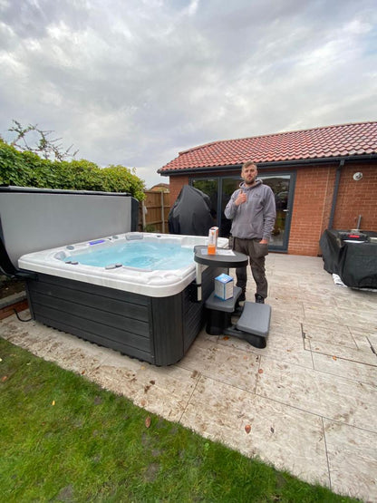 Seabreeze Retreat 6 Person 1 Lounger Hot Tub